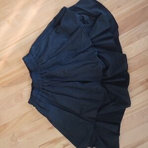 3/$20 Black puffy cotton skirt size 8-10